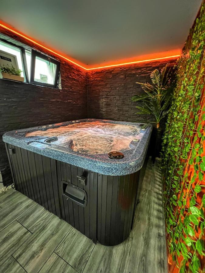 Luxor - Jacuzzi&Cozy Apartments Sibiu Exterior photo